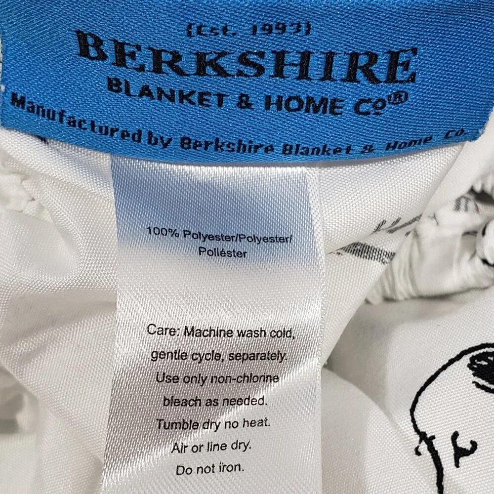 Peanuts Snoopy Charlie Brown Berkshire Home Twin Fitted Sheet Black White